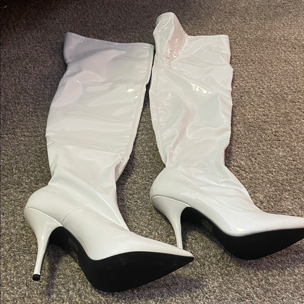Elegant White Knee-High Stiletto Boots